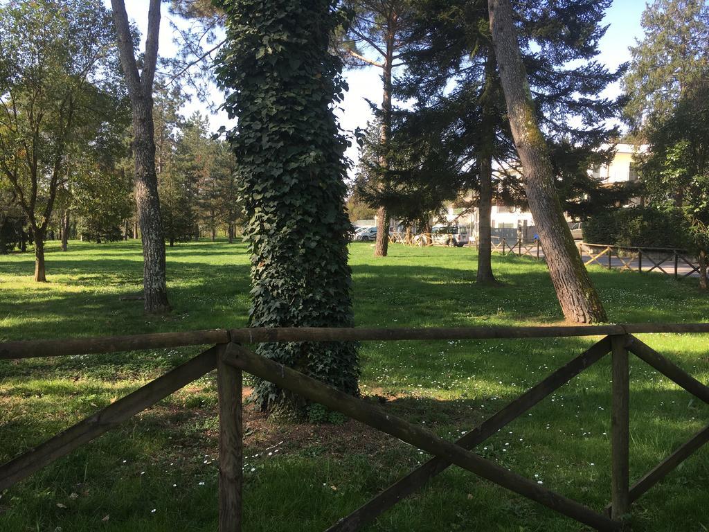 Old Town in the green: Federico's apartment. Florence Buitenkant foto