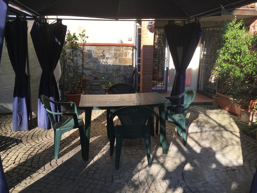 Old Town in the green: Federico's apartment. Florence Buitenkant foto